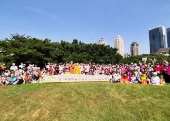 功德山寬如法師和僧團弟子們 10/9台中舉行遍灑三千與開示法會