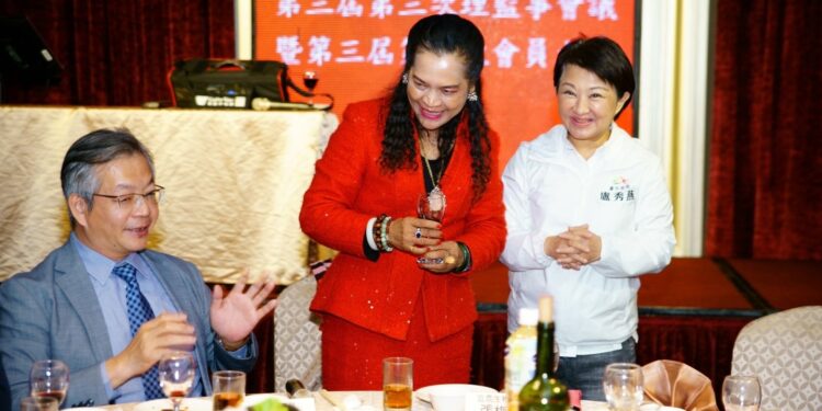 台中市食品流通商業同業公會12／23舉辦第三屆理監事暨會員大會晚宴圓滿成功