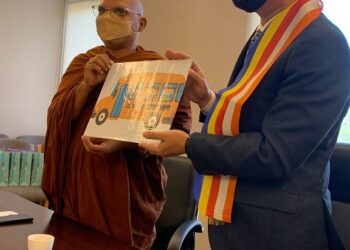 玄奘大學贈印度「安貝卡博士紀念公立學校」校車