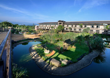 萬聖節扮鬼就是要到六福村墓碑鎮