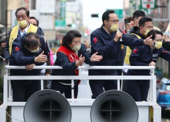 選戰倒數4天  朱立倫南下陪黃敏惠車掃拜票