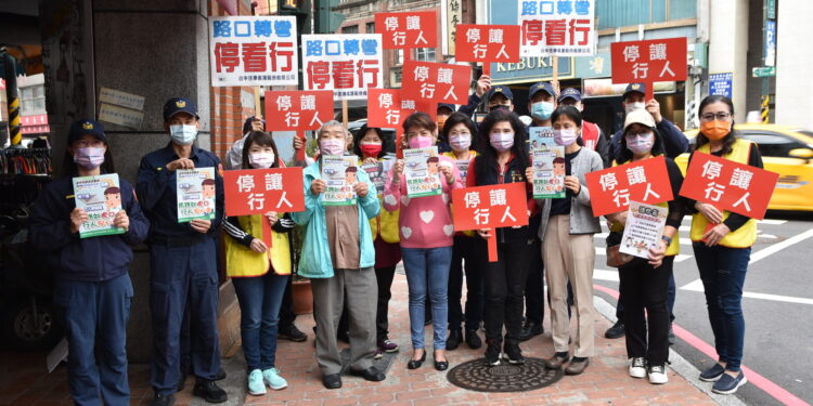 中市警一分局運用空拍機即時監控中西區高肇事路口路況 提供民眾安全行車環境