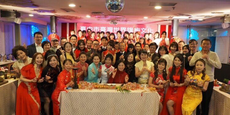 台中世旗舉辦二月例會春酒活動 旗袍迎春遇見茶紅色喜氣