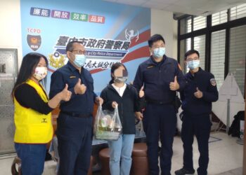 慰勞員警辛勞 知名醫材公司贈飲料甜點暖警心