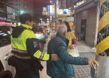 步行「3公里」只為買便當 迷途翁獲警協助