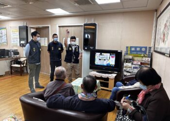 「紋」防四保 警快閃臺中醫院捺印指紋助長者回家