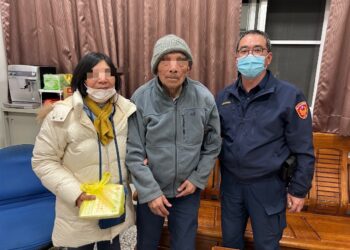 九旬翁向人表示迷路了 警助迷途阿公返家