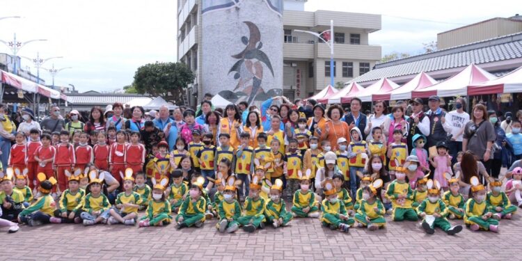 吉安鄉植樹育兒節超過二千名鄉親共襄盛舉 游淑貞帶動社會教育與環境關懷永續能量 吉安鄉植樹育兒節超過二千名鄉親共襄盛舉 游淑貞帶動社會教育與環境關懷永續能量