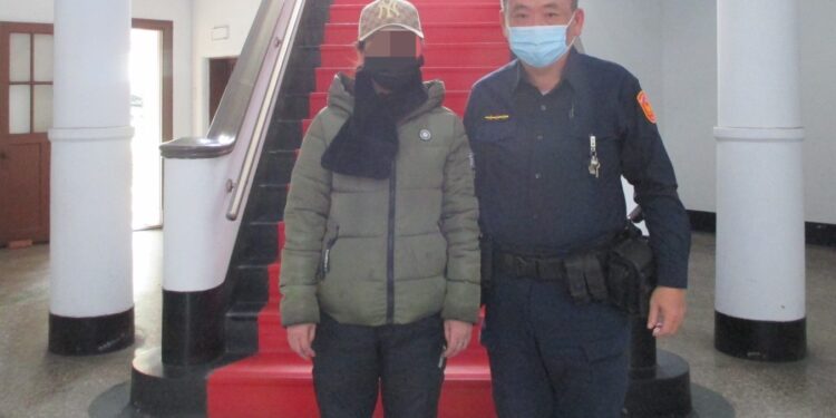 單親婦人生活遇困頓行孝吃緊 熱心警助申請補助度難關 單親婦人生活遇困頓行孝吃緊 熱心警助申請補助度難關