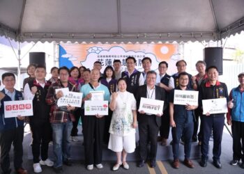 智慧交通再提升 花蓮縣政府啟動「智慧站牌3.0」 因地制宜多樣式建置 400座佈建智慧城市新美學