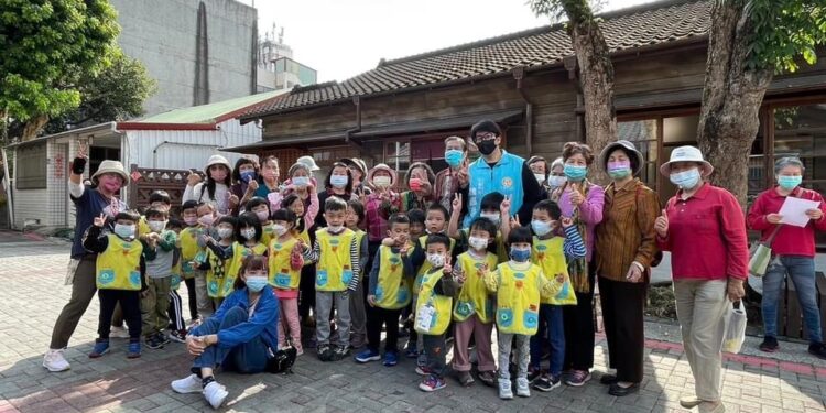 民生社區老幼共學 走進花蓮市好客文化會館 民生社區老幼共學 走進花蓮市好客文化會館