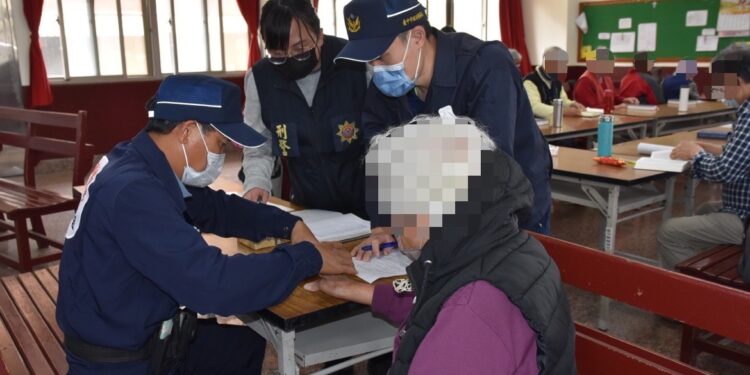 烏日警察幫你守護家中長輩　搭配反詐騙宣導防護力加倍