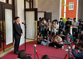 立委傅崐萁呼籲:最強母雞侯友宜市長一起承擔，公開參選總統承擔大任!