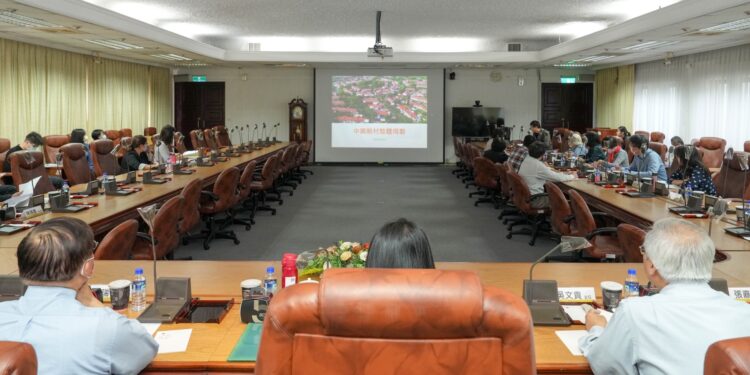 許縣長拜會國發會 爭取中興新村宿舍及公共設施移撥縣府管理使用 許縣長拜會國發會 爭取中興新村宿舍及公共設施移撥縣府管理使用