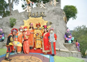賞蘭泡湯登長城台南登場 黃偉哲盼藉蘭展讓台灣蘭花產業發光 賞蘭泡湯登長城台南登場 黃偉哲盼藉蘭展讓台灣蘭花產業發光