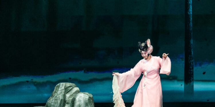 跨越所有疆界去愛 國光劇團愛戀經典《狐仙》臺中3月催淚上演 跨越所有疆界去愛 國光劇團愛戀經典《狐仙》臺中3月催淚上演