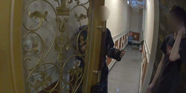 返家卡這關 男大生午夜在便利商店遇見奇蹟