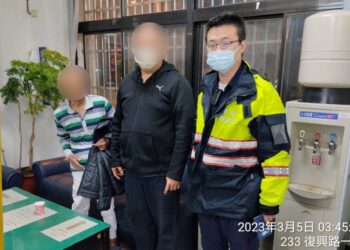 迷途老翁搭上巡邏順風車 警細查才知孝子守護到深夜