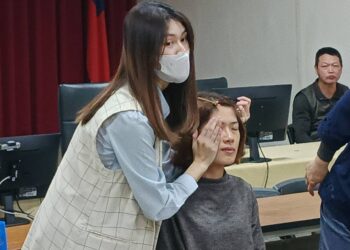 首開肌膚保養講座慶祝婦女節 霧峰警女性同仁「足甘心」