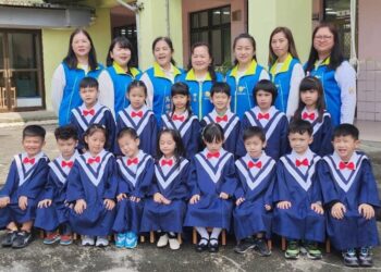 幼兒園拍畢業照 曾淑懿呼籲學童留在壽豐讀國小