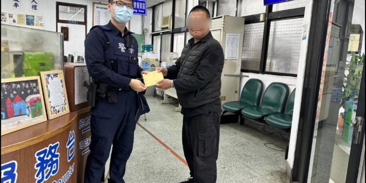 房租忘放車籃卻不自知 警速調電眼助失而復得