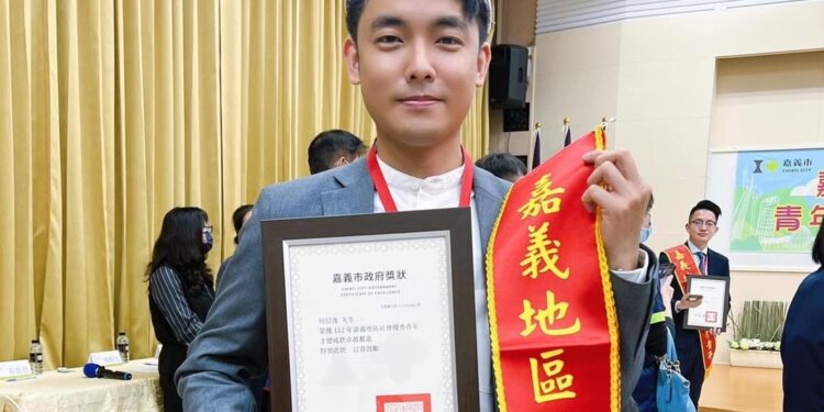 承載對花有很深的情感 FR花想世界 花藝雙料冠軍 承載對花有很深的情感 FR花想世界 花藝雙料冠軍