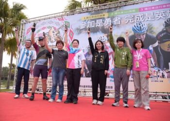 第23屆環花東自行車賽會盛大展開 徐榛蔚率縣府193鐵騎隊參與陪騎