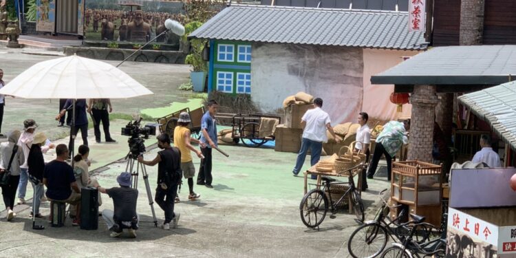 花旗木盛開前來觀賞 順遊白河萬里長城 吸引遊客拍照打卡