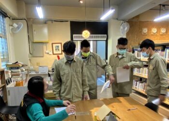 花蓮縣各戶政事務所到校受理國中初領身分證 嘉惠逾千名學子