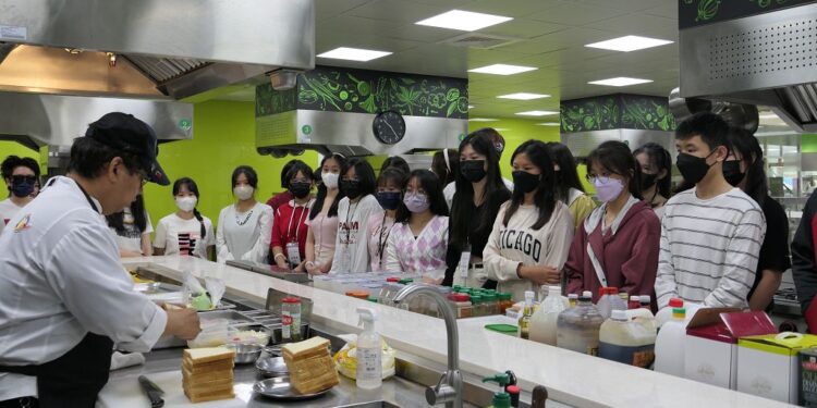 馬來西亞學術交流及技職體驗團    驚奇體驗醒吾科大多元大學生活