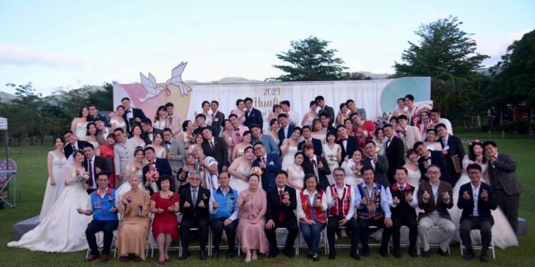 112年花蓮縣春季集團結婚 愛情起飛開啟浪漫旅程 112年花蓮縣春季集團結婚 愛情起飛開啟浪漫旅程