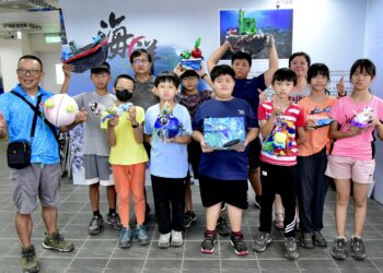 向海致敬-海管處結合退役特戰志工、錦湖國小等單位舉辦春季淨灘活動