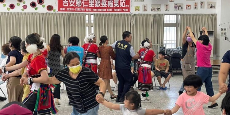 愛在濃情五月天 新住民與社區民眾同歡慶祝母親節 愛在濃情五月天 新住民與社區民眾同歡慶祝母親節