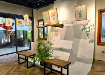 植物相伴 憂歡喜樂 都恬然古碧玲創作展開幕