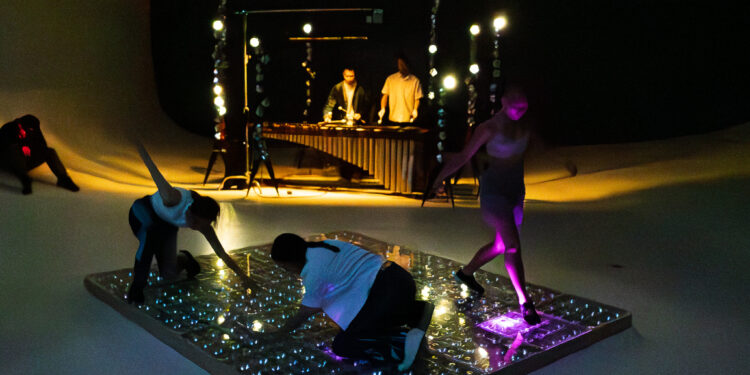 歌劇院點亮綠能永續之光 邀請觀眾與舞者一起跳舞發電 歌劇院點亮綠能永續之光 邀請觀眾與舞者一起跳舞發電