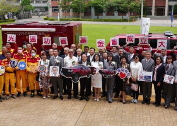 玄光通愛留人間 基金會捐消防救難器材