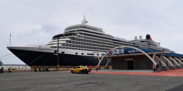 縣府持續推動國際包機及郵輪訪花 國際高端郵輪「伊莉莎白皇后」再訪花蓮助觀光商機