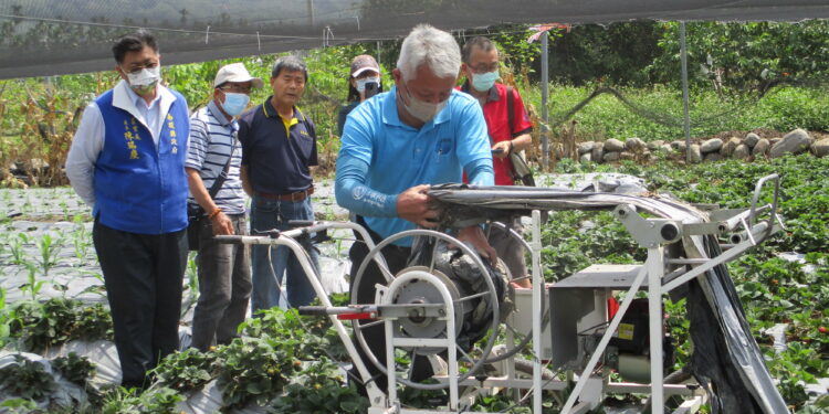 縣府鼓勵推廣農膜田間回收   有利清運及再利用