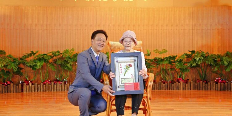 苗栗市模範母親表揚 向偉大媽媽們致敬