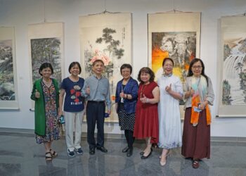 華夏書畫協會會員聯展  中西技法融合動保意識  屯藝中心精彩展出