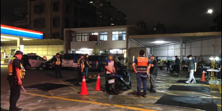 靜城掃蕩非法噪音車 警主動攔檢 民合力通報雙效出擊 靜城掃蕩非法噪音車 警主動攔檢 民合力通報雙效出擊