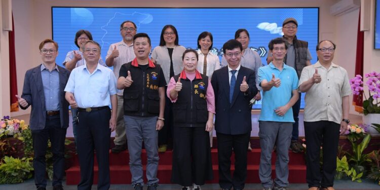 《續修花蓮縣志》第四次編纂工程啟動 花蓮縣文化局攜手東華大學保存花蓮歷史記憶 《續修花蓮縣志》第四次編纂工程啟動 花蓮縣文化局攜手東華大學保存花蓮歷史記憶