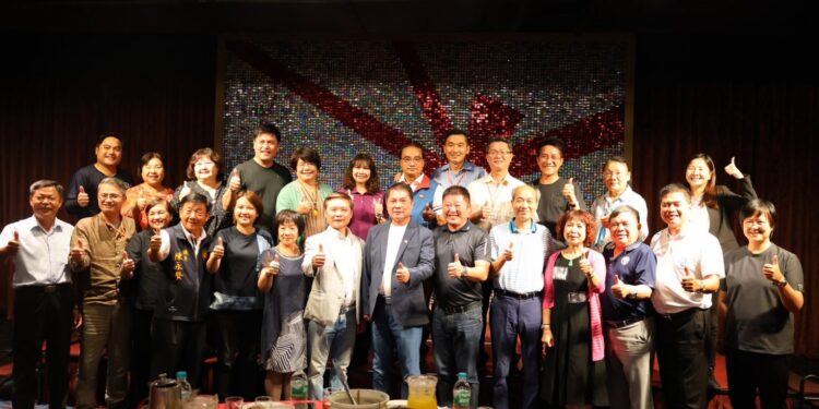 【他山之石可以攻錯》花蓮縣議會經建考察 鍾東錦縣長偕同議員熱情接待 高虹安市長率領一級主管力挺新竹市議會與許修睿議長一起接待 展現新竹市府會和諧】