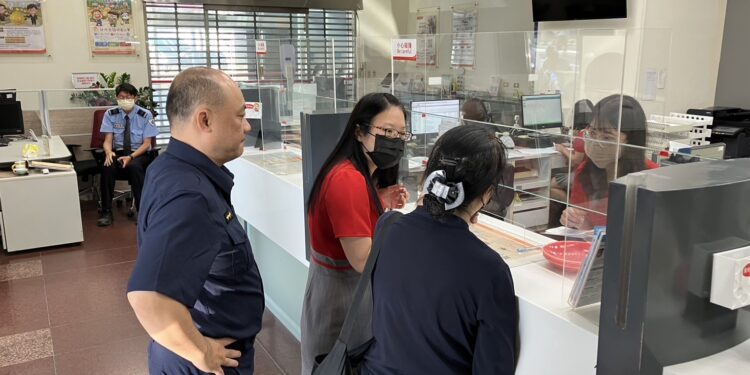 中市女疑遭詐欲匯款 警民聯手擋下60萬 中市女疑遭詐欲匯款 警民聯手擋下60萬