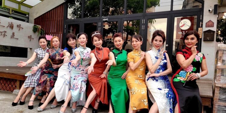 台中世旗遊鹿港 享受老街人文風情走秀快閃 台中世旗遊鹿港 享受老街人文風情走秀快閃