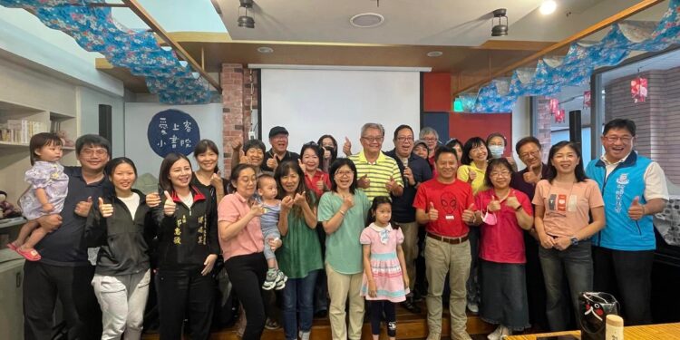 花蓮縣世新校友會慶端午 提供復健知識也唱出健康