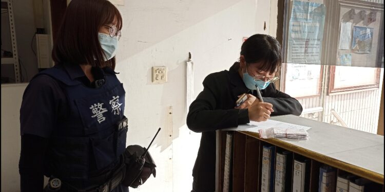 這裡堪稱物品遺失大本營 轄區警每月處理拾得物逾50件 這裡堪稱物品遺失大本營 轄區警每月處理拾得物逾50件