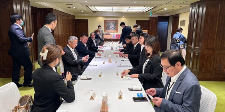 魏嘉彥感謝札幌辦事處長粘信士促成城市外交 魏嘉彥感謝札幌辦事處長粘信士促成城市外交