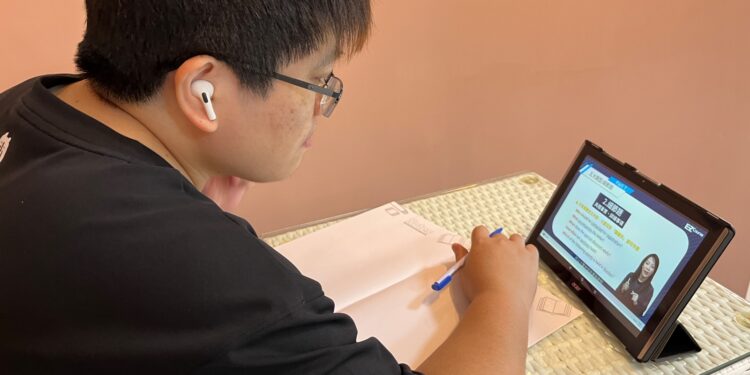 中市圖打造口袋裡的圖書館 近30萬冊電子書歡迎借閱