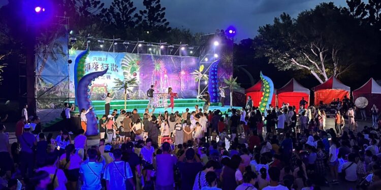 六福村DJ夜派對、火舞絕技及璀璨煙火秀一次滿足夏夜揪團出遊超值又浪漫 六福村DJ夜派對、火舞絕技及璀璨煙火秀一次滿足夏夜揪團出遊超值又浪漫